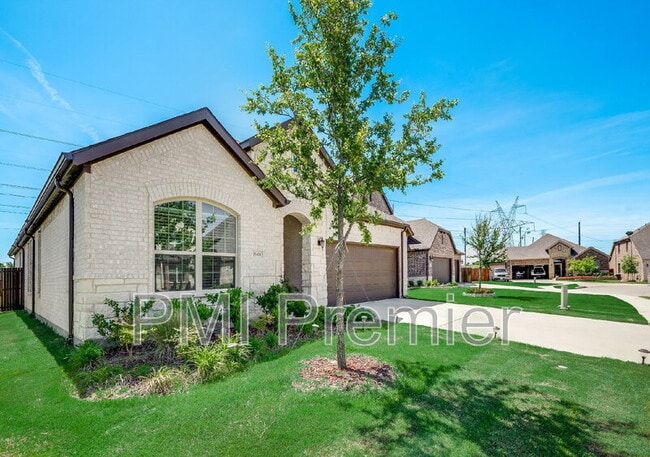 Photo - 15404 Pioneer Bluff Trail House