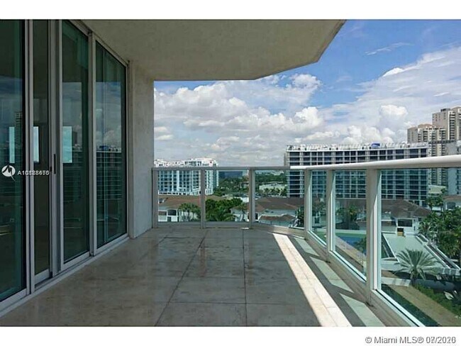 Foto del edificio - 3301 NE 183rd St