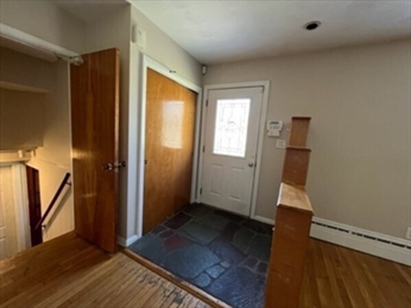 Building Photo - 16 Amor Rd