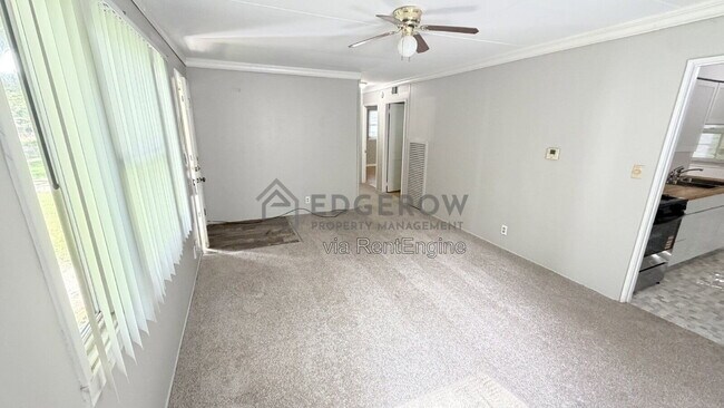 Foto del edificio - 1354 Eastern Pl NE
