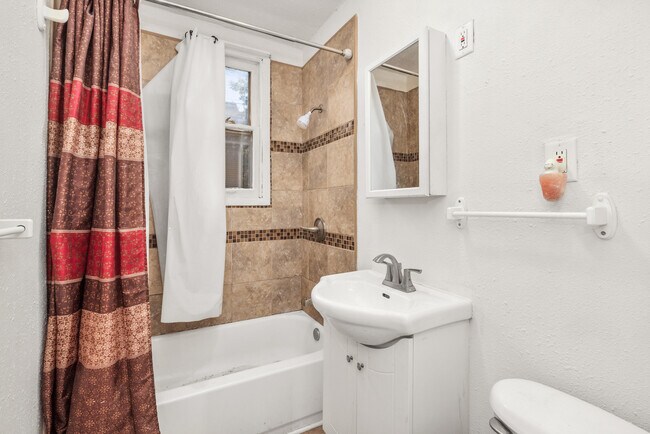 Foto del edificio - 605 E Wright St