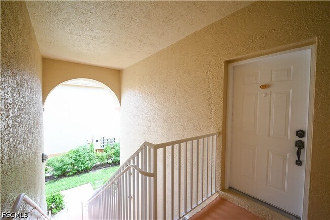 Building Photo - 15449 Bellamar Cir