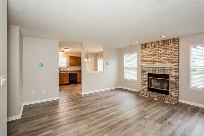 Building Photo - 208 Heartwood Hill