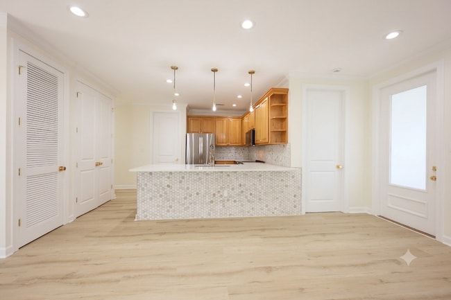 Building Photo - Church Street Village Home For Rent