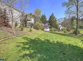 Building Photo - 259 Begonia Rd