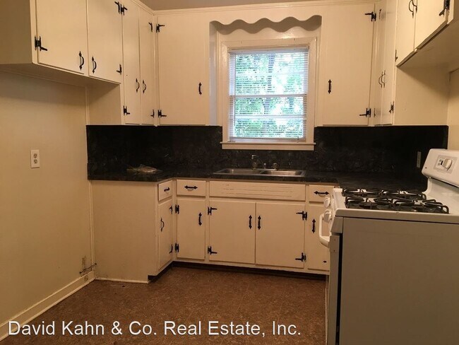 Foto del edificio - 3 br, 1 bath House - 815 Perry Hill Road