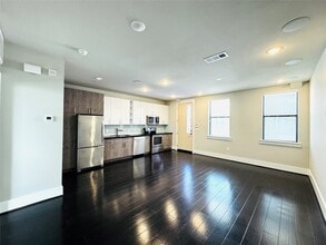 Building Photo - 2401 Crawford St