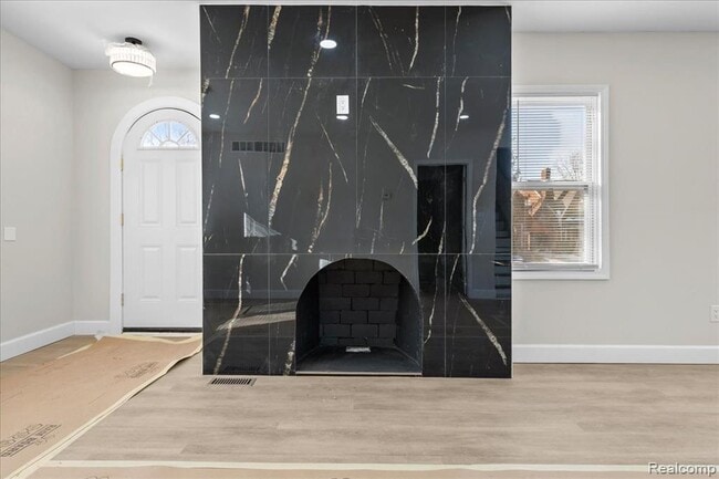 Building Photo - 16200 Parkside St