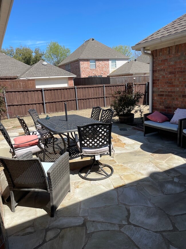 Building Photo - 3417 San Patricio Dr