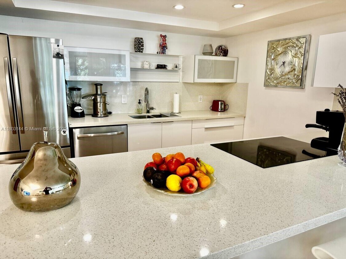 Foto principal - 1001 Three Islands Blvd