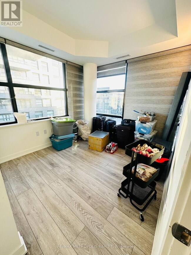 Building Photo - 1608 Charles St