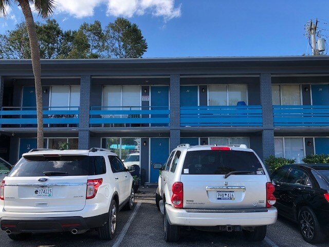 Front of Building - 505 28th Ave N