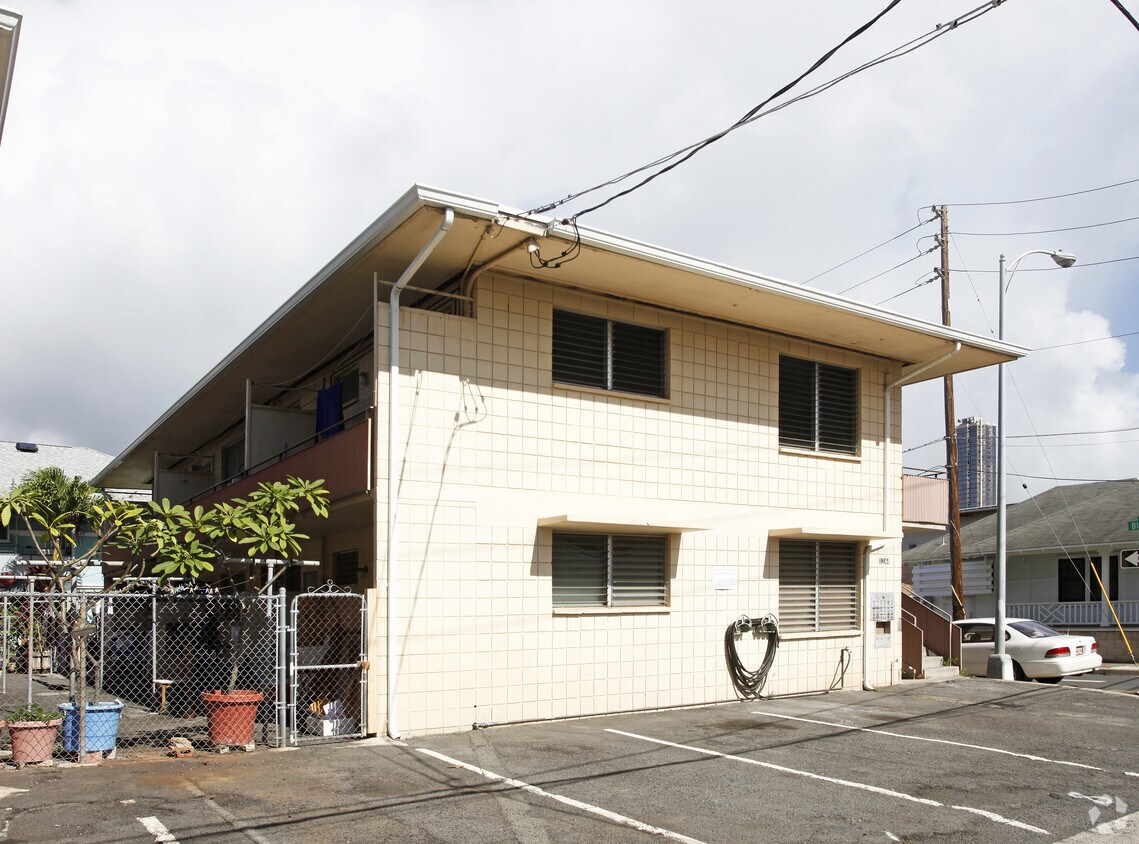 Building Photo - 1244 Kamaile St
