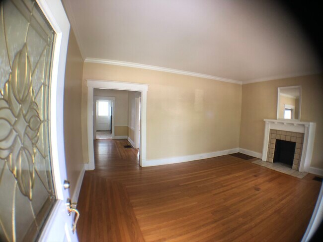Living Room - 402 S Fort Thomas Ave