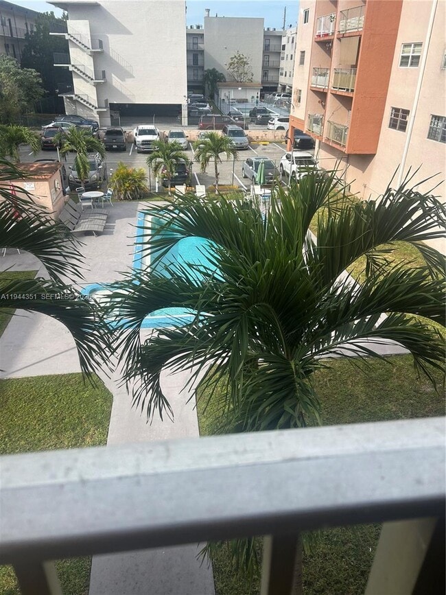 Building Photo - 6130 W 19th Ave