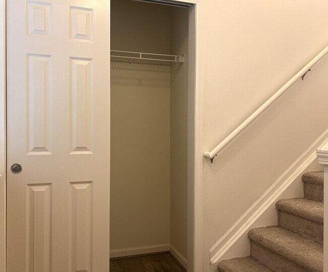 Foto del edificio - 44725 Ellery Ln