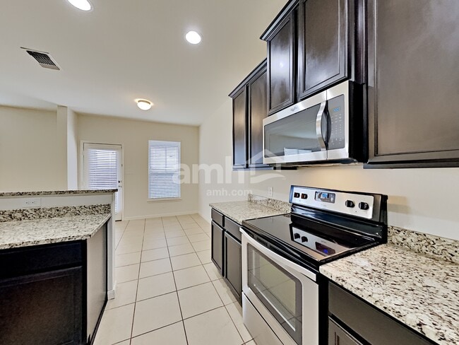 Building Photo - 12870 Cedarcreek Trail
