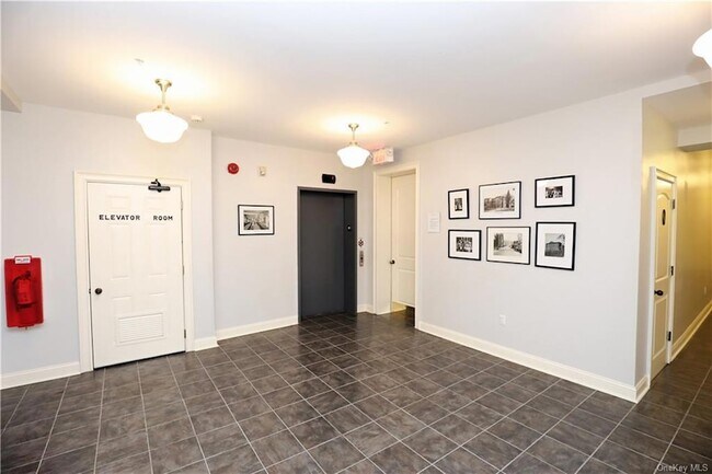 Foto del edificio - 214 W Chestnut St