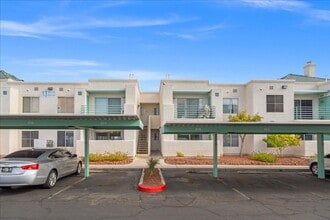 Building Photo - 7100 W Pirates Cove Rd