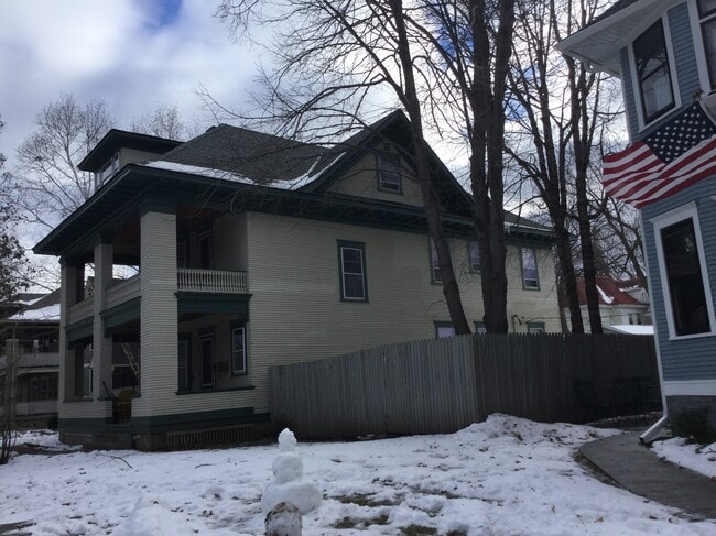 Building Photo - 816 Ashland Ave