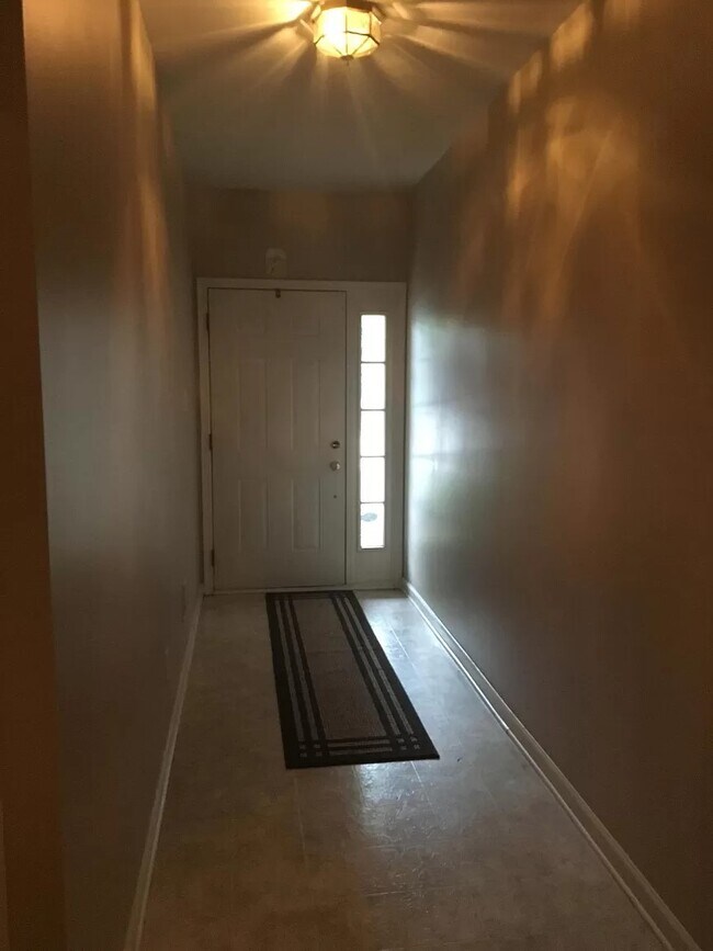 Foto del edificio - 516 Liberty Cir
