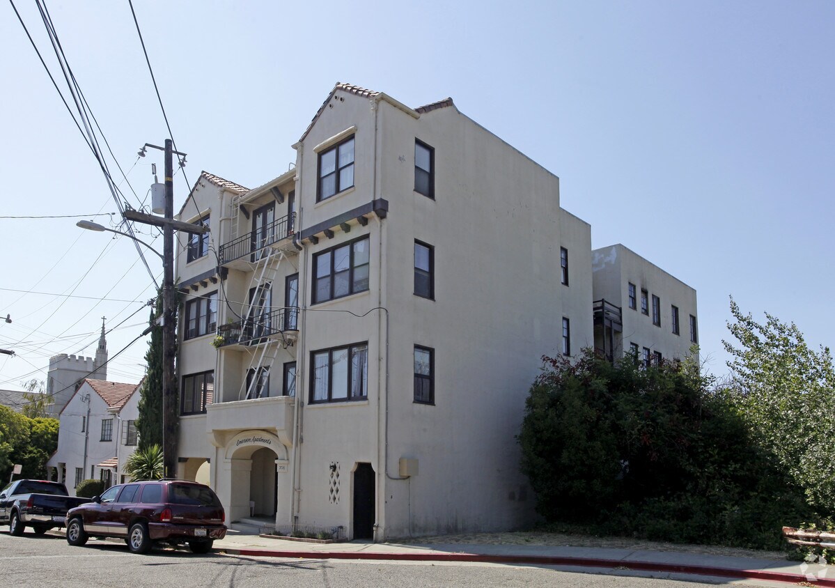 Primary Photo - 3719 Emerson St