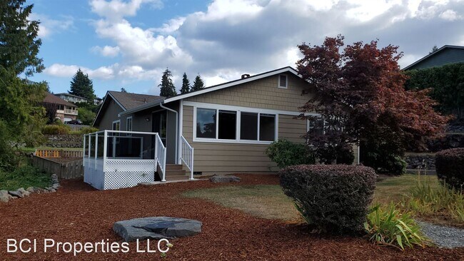 Building Photo - 4 br, 3 bath House - 3631 Soundview Dr W