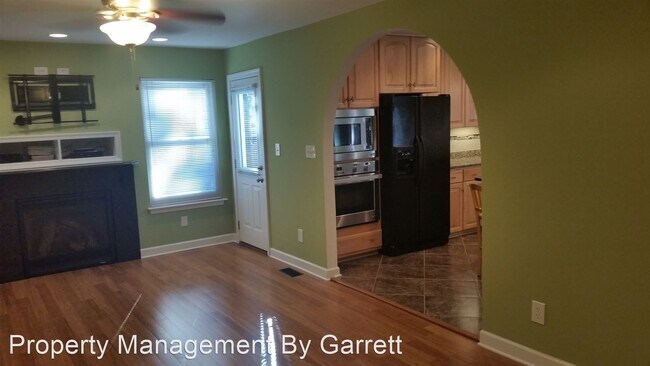 Building Photo - 3 br, 2.5 bath House - 105 Bellows Place