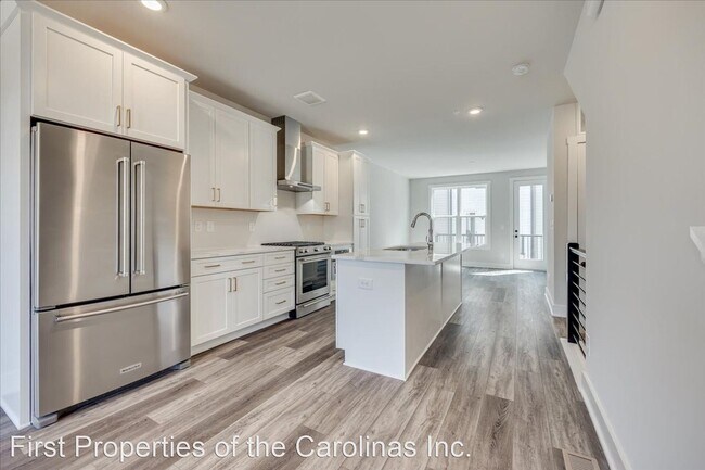 Building Photo - 3 br, 2.5 bath House - 513 W. Tremont Ave.