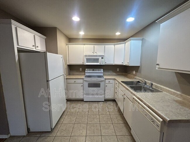 Building Photo - 106 Bailey Cir