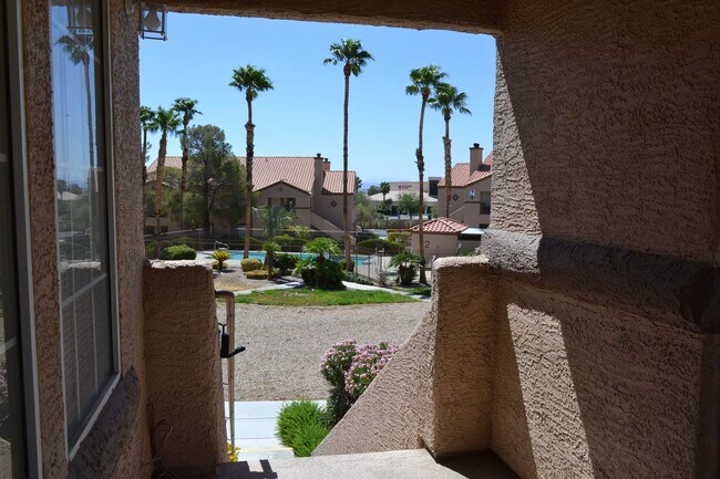 Foto del edificio - COZY 2 BEDROOM AND 2 FULL BATH CONDO IN SP...