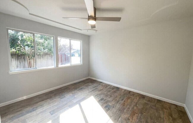 Foto del edificio - 4744 Ponderay Ln