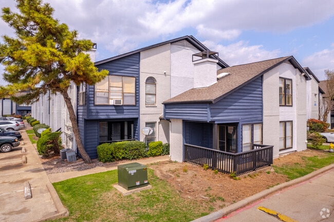 Building Photo - Beckham