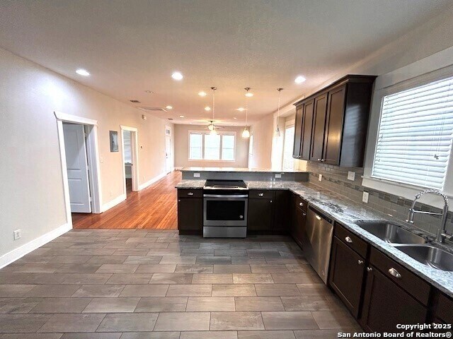 Foto del edificio - 1419 Nolan St