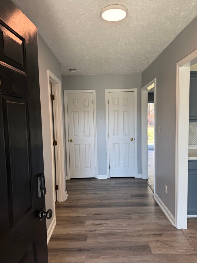 Foto del edificio - 6550 Brookshire St