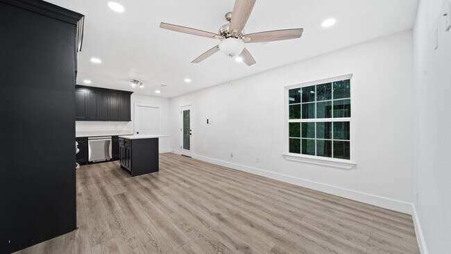 Building Photo - 17411 Rolling Hill Ln