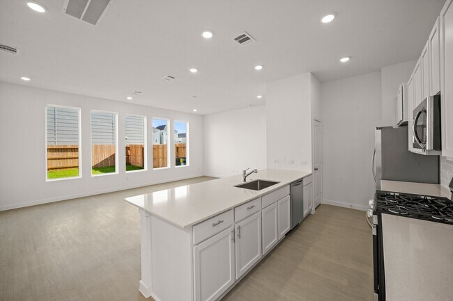 Foto del edificio - 2207 Diagonal Ln