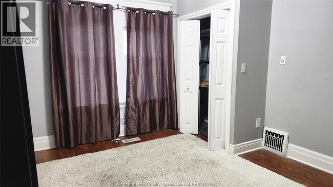 Building Photo - 1011 Pelissier St