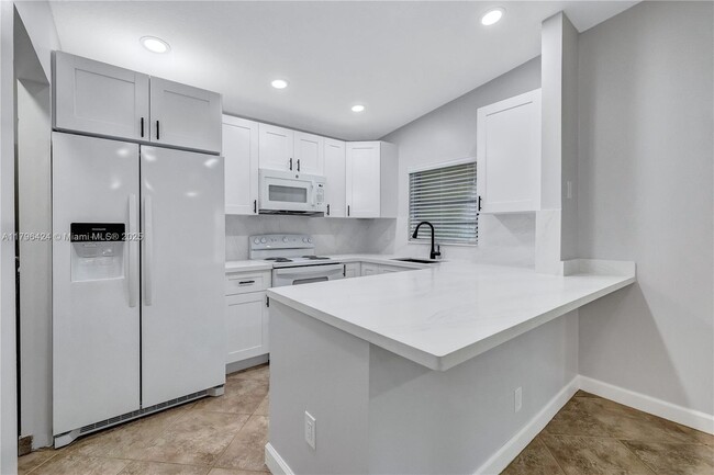 Building Photo - 618 Woodgate Cir