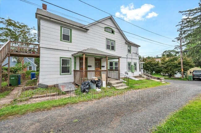 Building Photo - 20 Middlesex Ave Ext