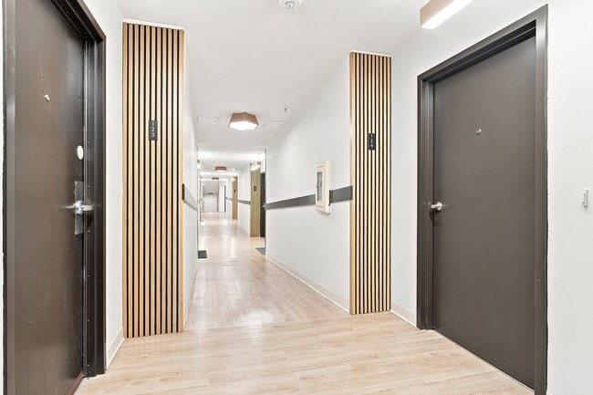 Building Photo - Elevate at Oslo