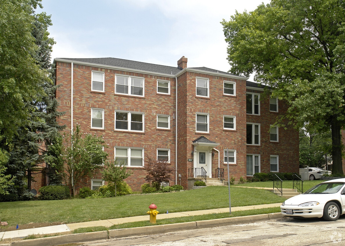 Building Photo - 808-818 Brentwood
