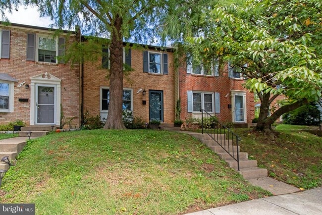 Building Photo - 141 W Annandale Rd
