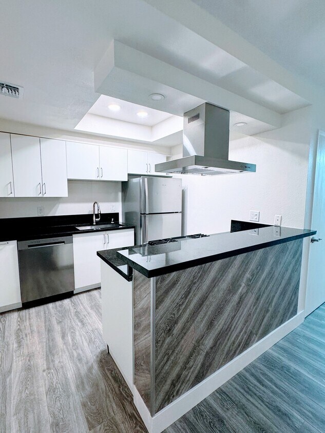 Foto principal - Remodeled 2 Bedroom in Sacramento