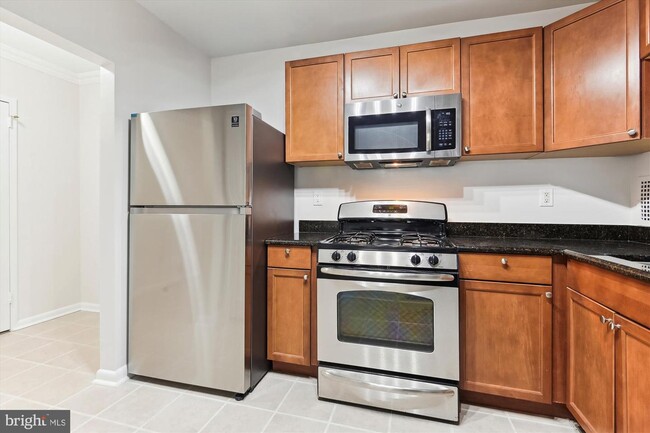Building Photo - 3701 S George Mason Dr