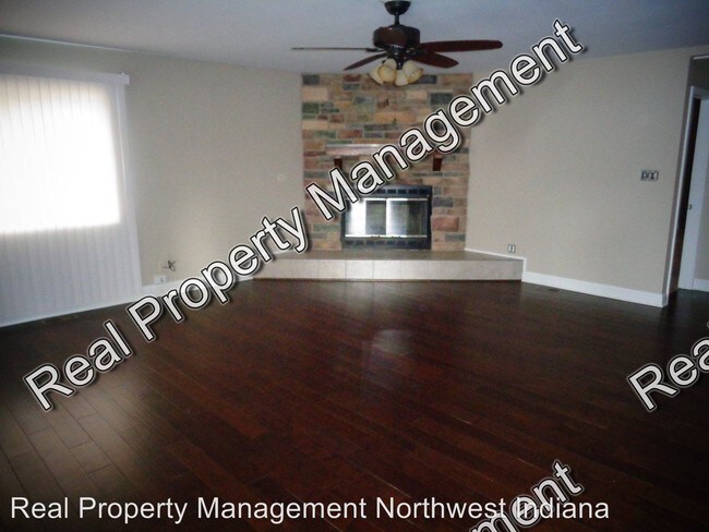 Foto del edificio - 3 br, 2 bath House - 427 N. Indiana Street