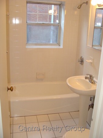 Foto del edificio - 497 Centre St