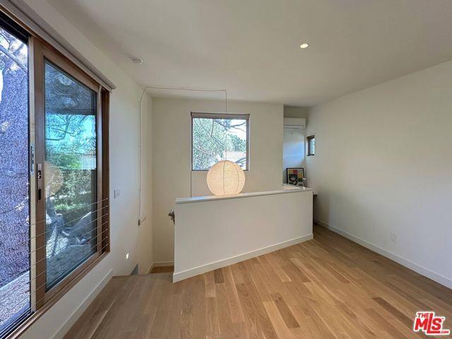 Foto principal - 2545 Kelton Ave