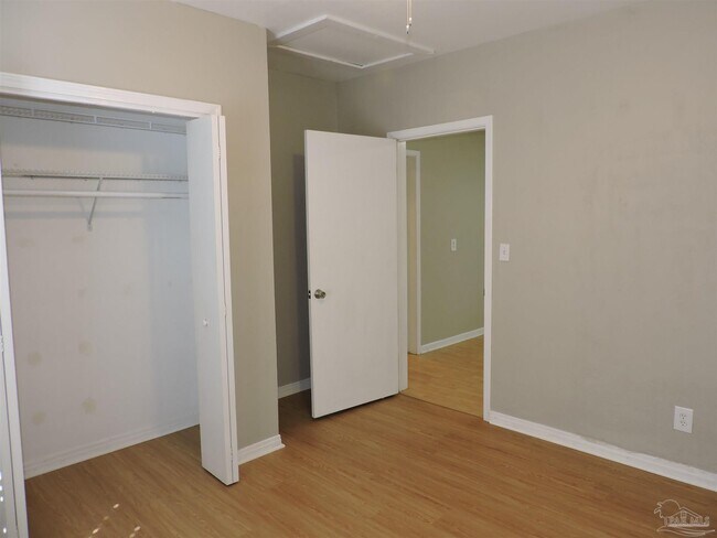 Foto del edificio - 1000 W Intendencia St