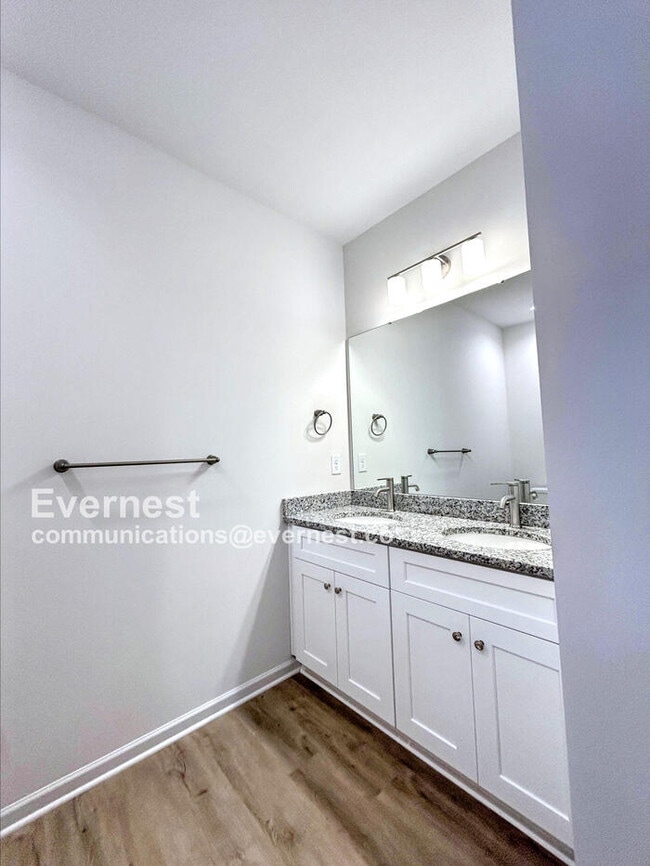 Foto del edificio - 613 14th St SW